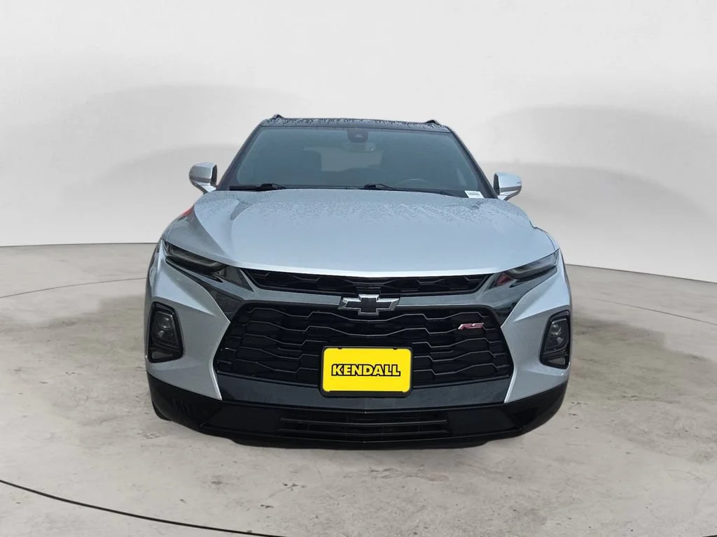 Used 2022 Silver Ice Metallic Chevrolet RS image 2