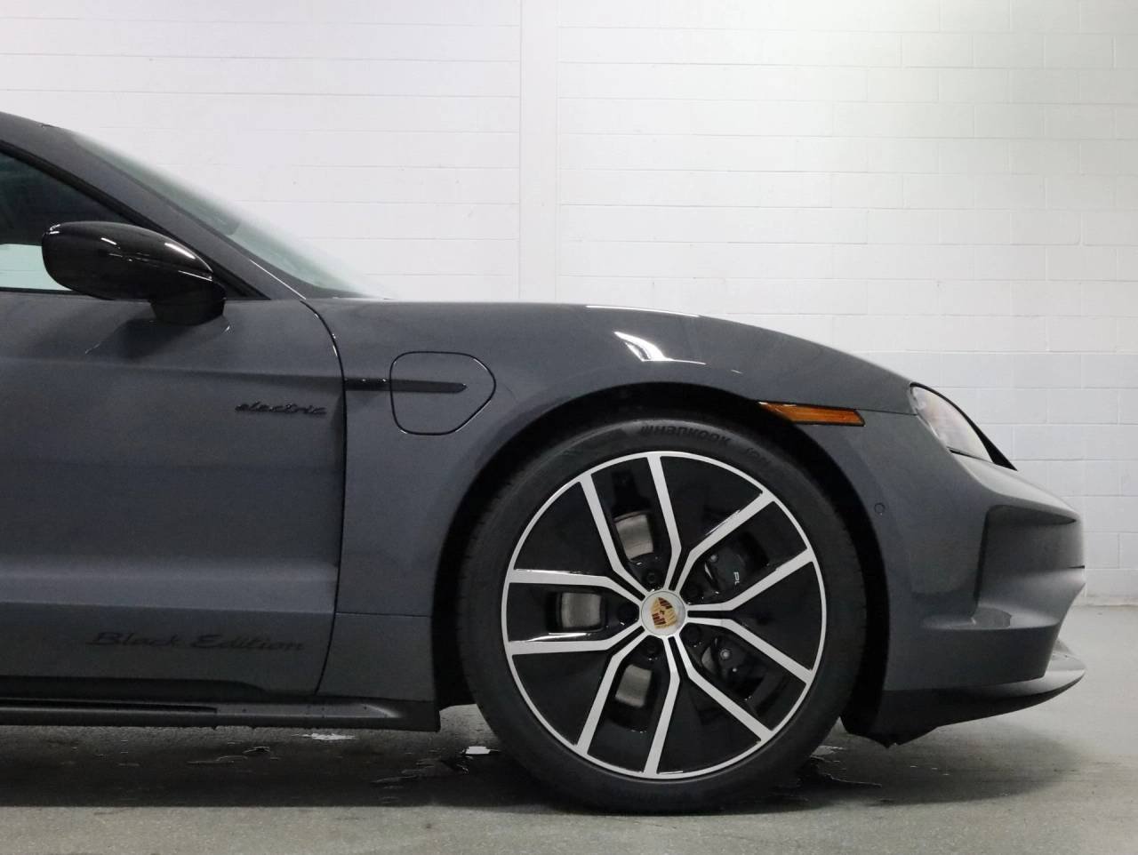 New 2026 Slate Grey Neo Porsche 4 Black Edition image 11