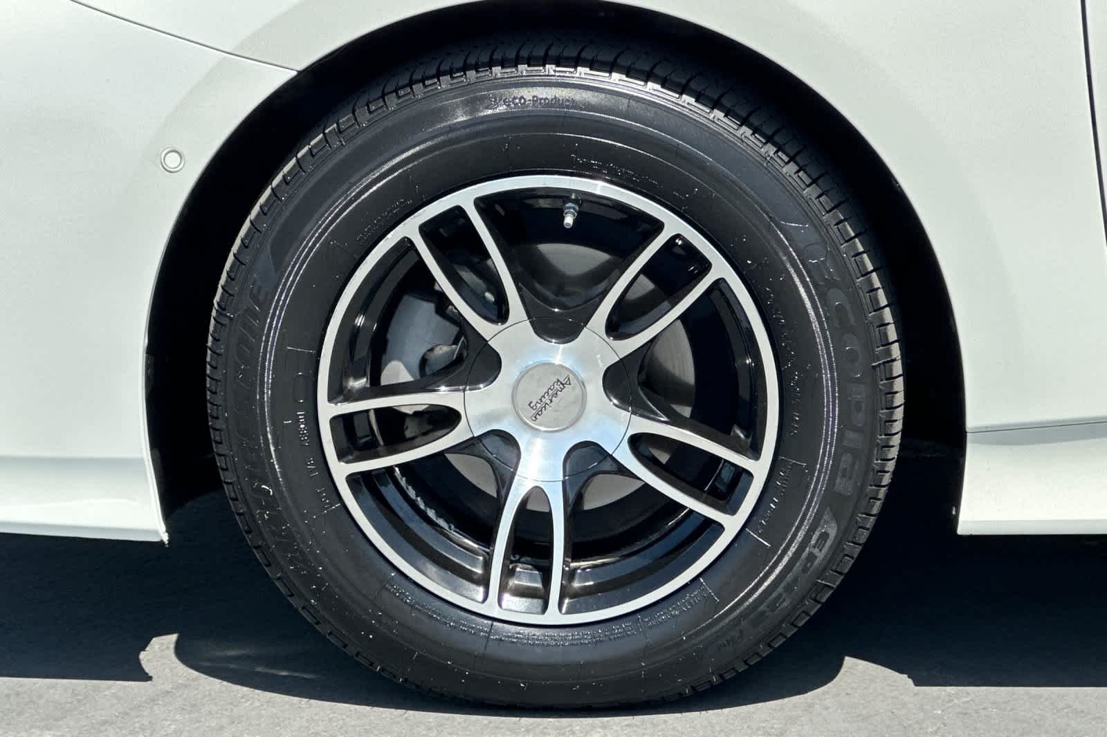 Certified Used 2018 Blizzard Pearl Toyota Advanced image 23
