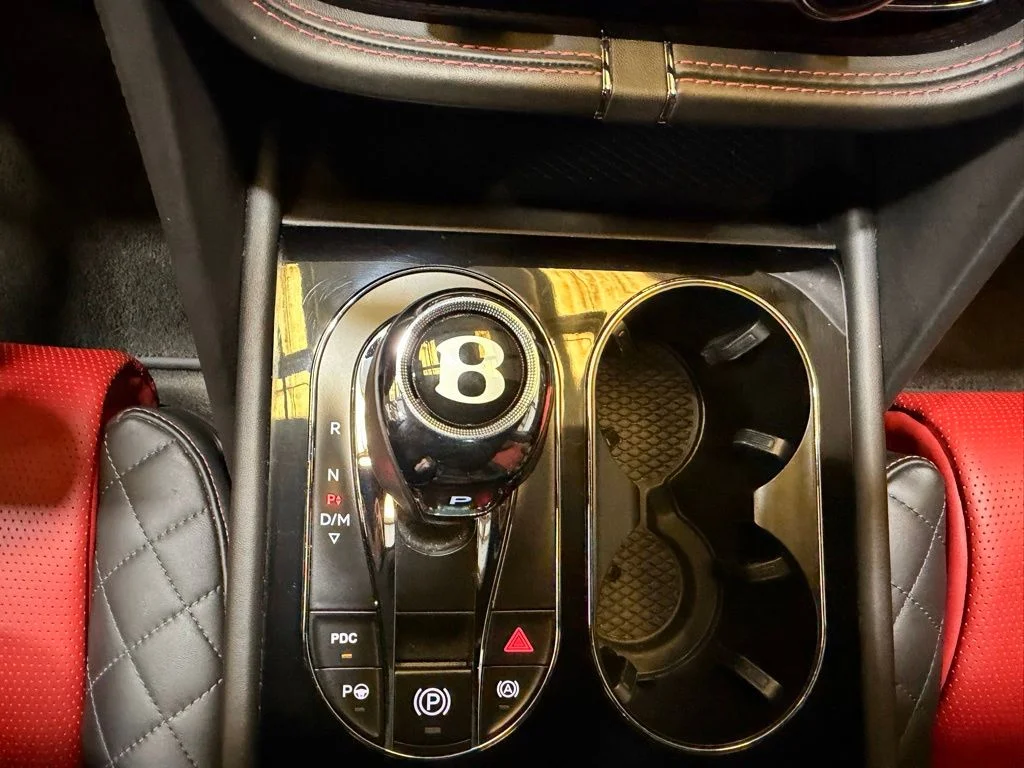 Used 2018  Bentley W12 image 23