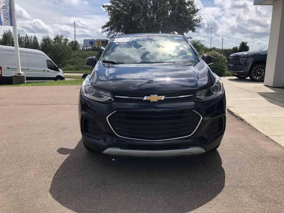 Used 2022 Blue Chevrolet Awd 4dr Lt image 4