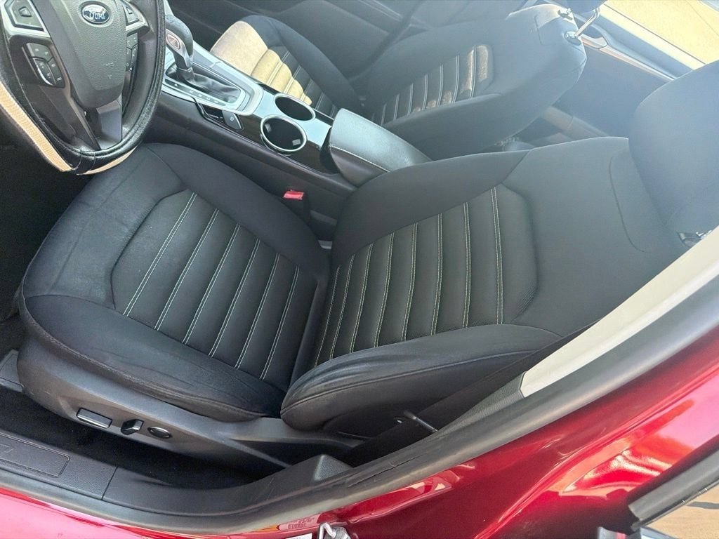 Used 2013 Ruby Red Metallic Ford SE image 22