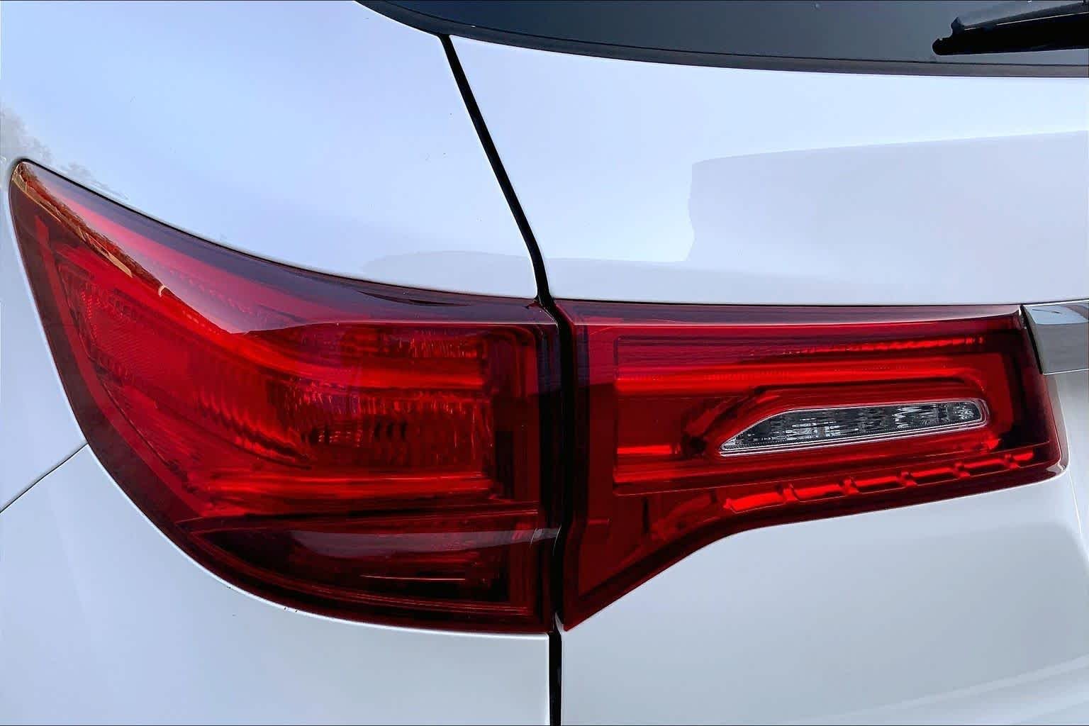 Used 2020 Platinum White Pearl Acura w/Technology Pkg image 27