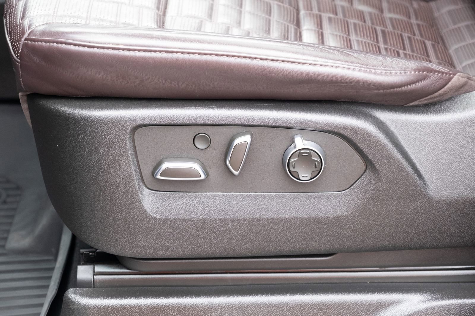 Used 2023 Galactic Gray Metallic Cadillac Sport Platinum image 15