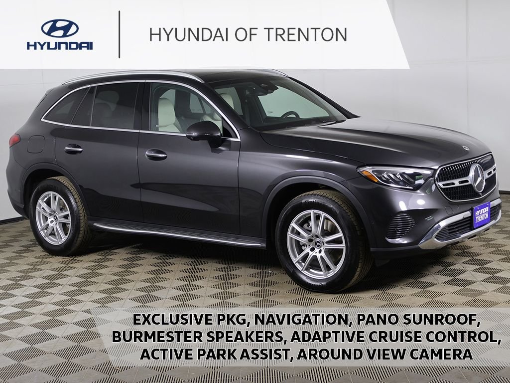 Used 2025 Gray Mercedes-Benz GLC 300 image 1