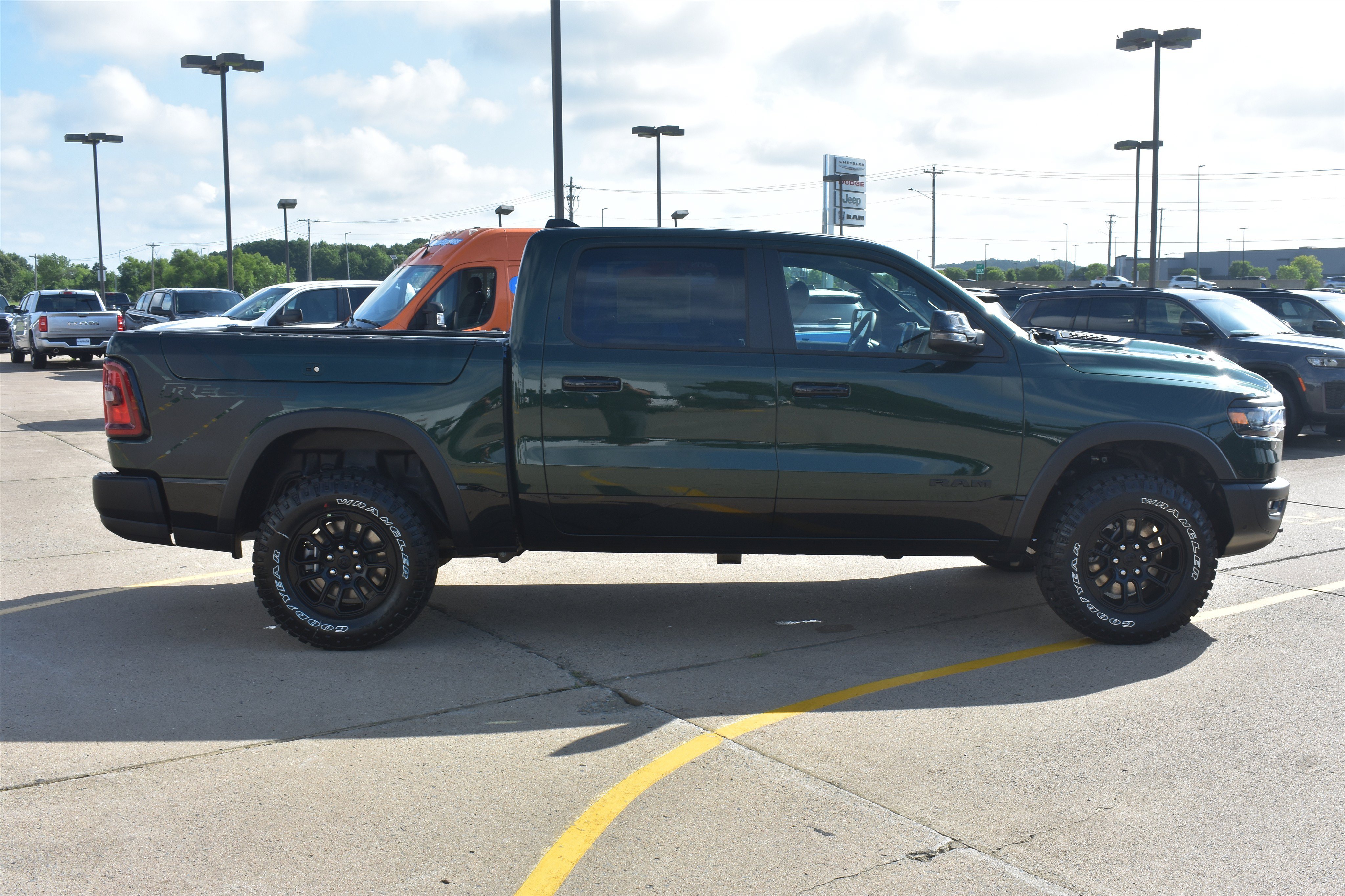 New 2026 Serrano-Green Metallic Exterior Paint RAM Rebel image 4
