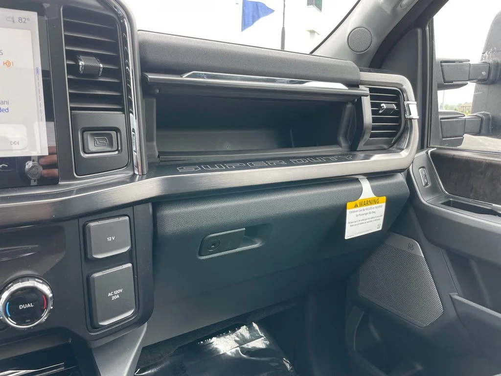 New 2026 Glacier Gray Metallic Tri-Coat Ford F-250® Lariat® image 61