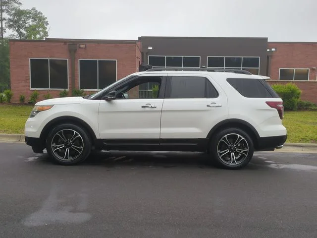 Used 2014 White Ford Sport image 10