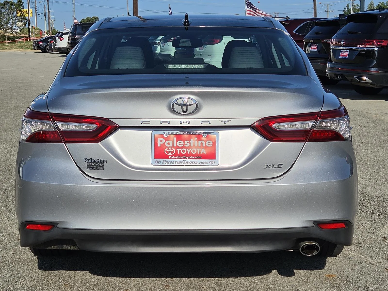 Used 2019 Celestial Silver Metallic Toyota XLE Auto (Natl) image 5
