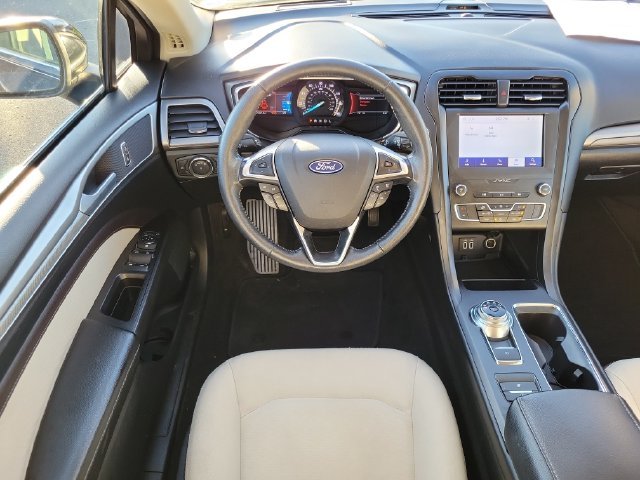 Used 2020 Black Metallic Ford SE image 29