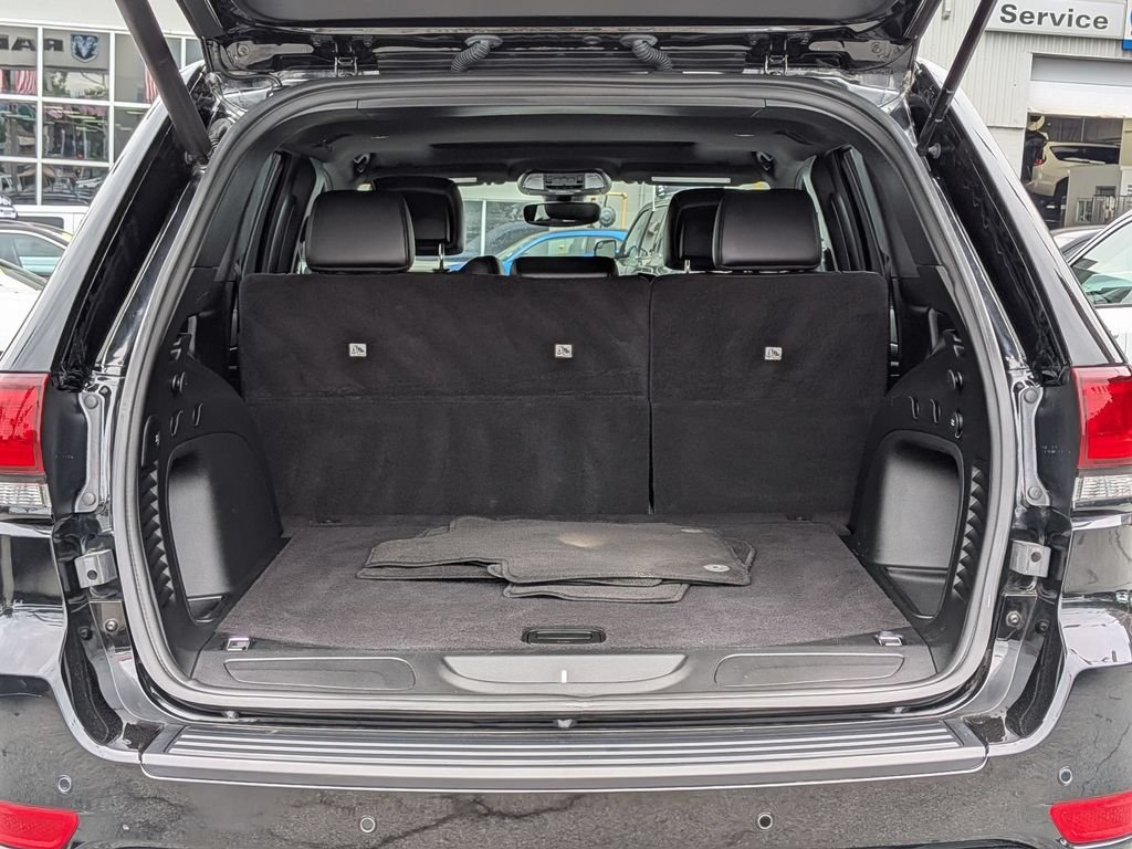 Used 2022 Black Jeep Laredo X image 8