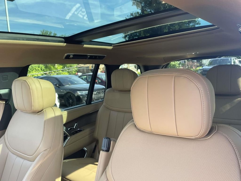 New 2026 Carpathian Grey Land Rover SE image 14
