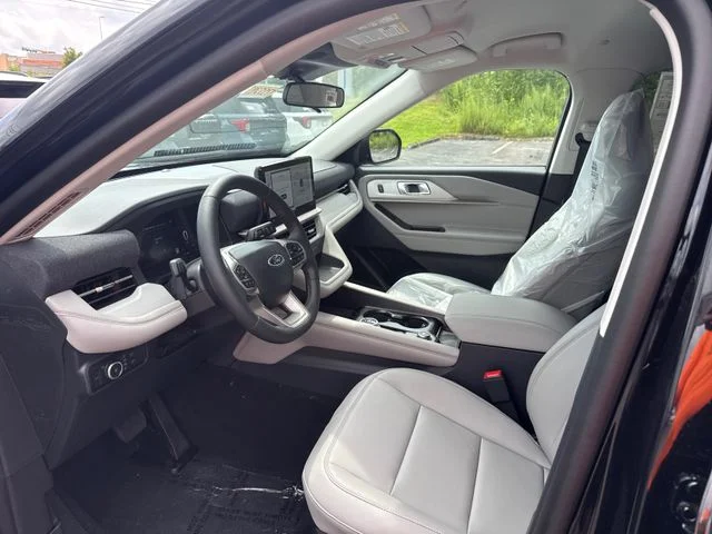 New 2026 Agate Black Metallic Ford Active image 11