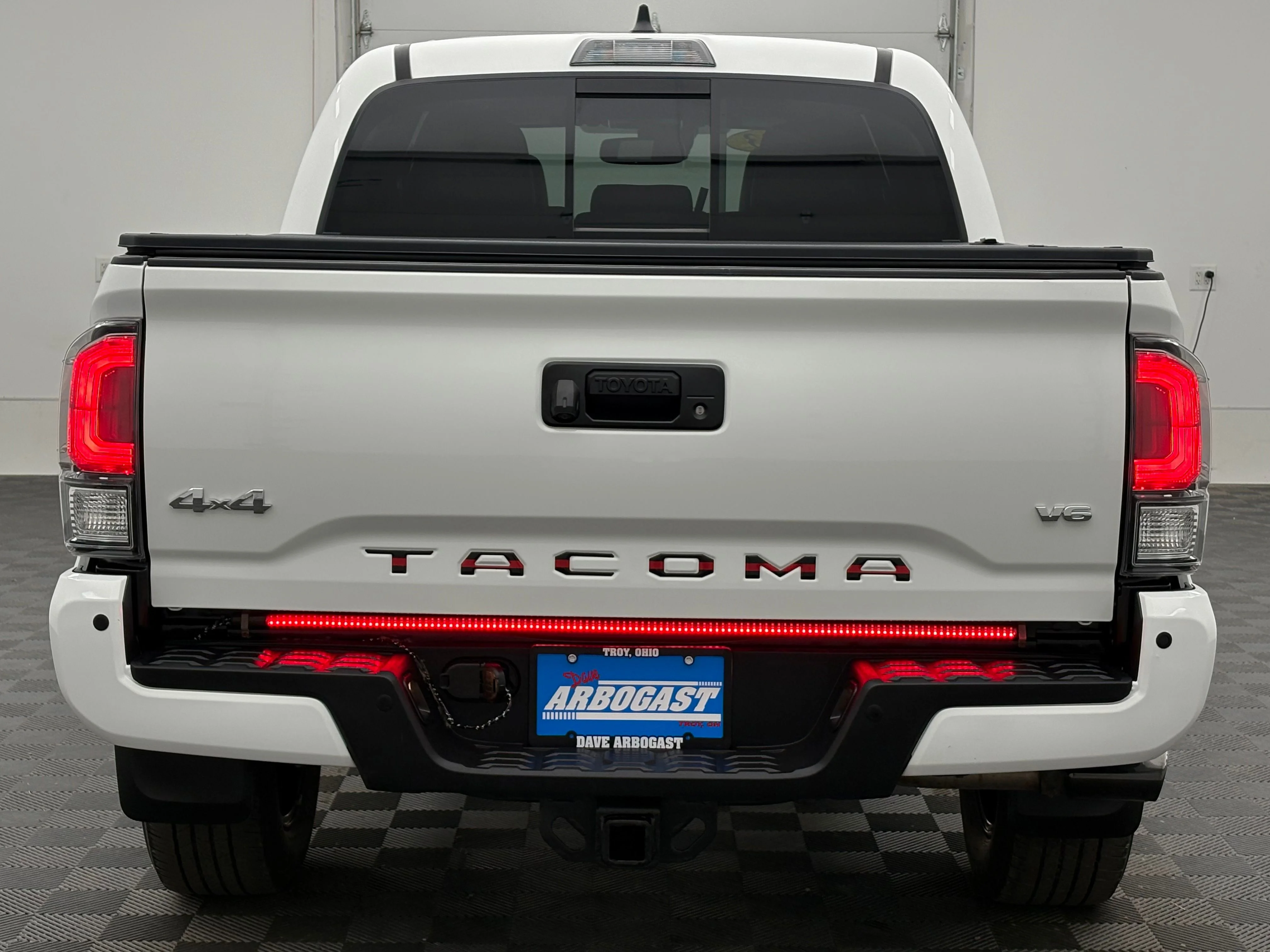 Used 2023 Ice Toyota Limited image 9