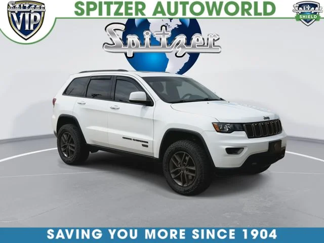 Used 2016 White Jeep Laredo image 3