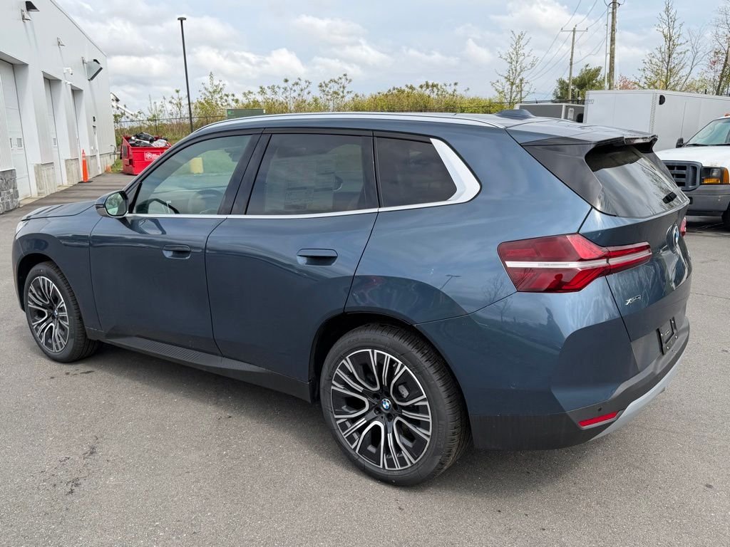 New 2026 Arctic Race Blue metallic BMW 30 xDrive image 2