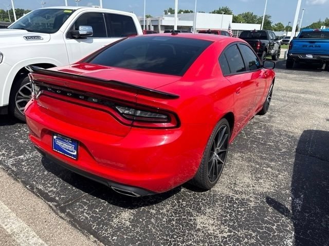 Used 2022 Torred Clearcoat Dodge SXT image 4
