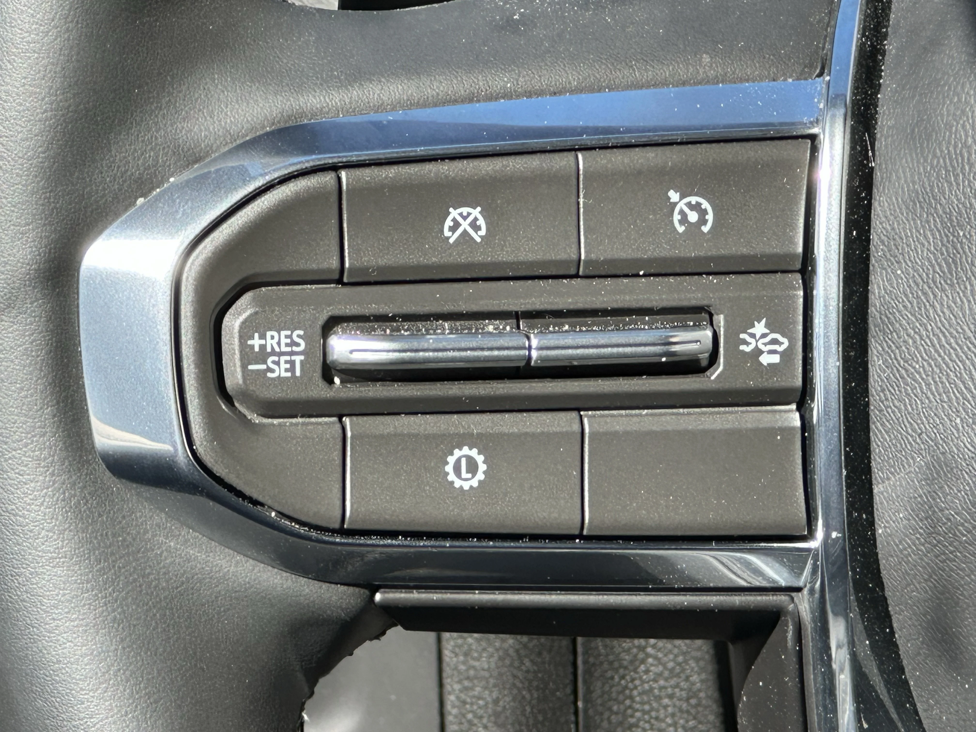 New 2026 Onyx Black GMC Elevation image 12