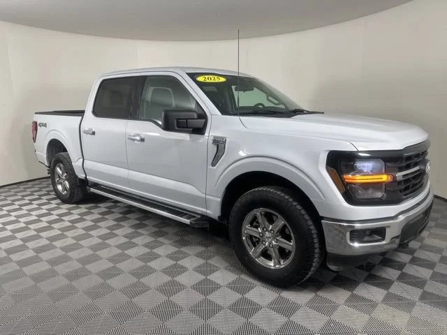 Used 2025 Whi/white Ford XLT image 2