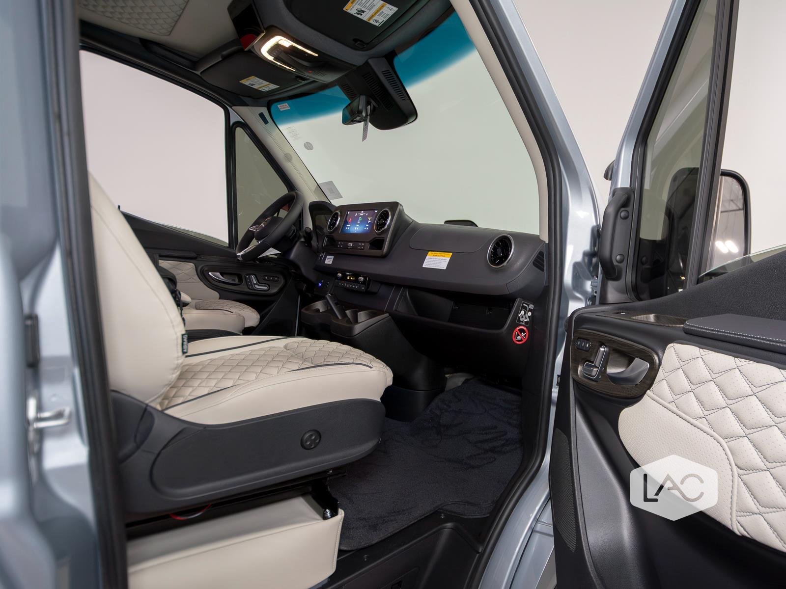 New 2026 Hightech Silver OGV LUXURY COACH AWD ADV PKG 2.1 w/ Comfort Seats image 29