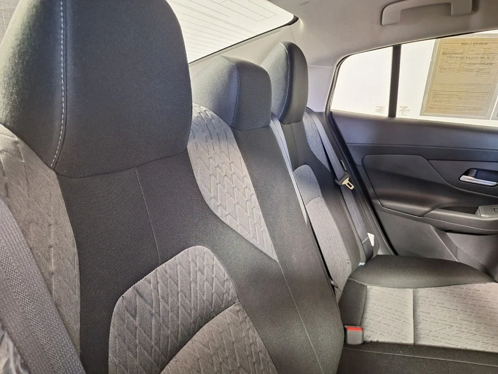 Used 2026 Scarlet Nissan SV image 27