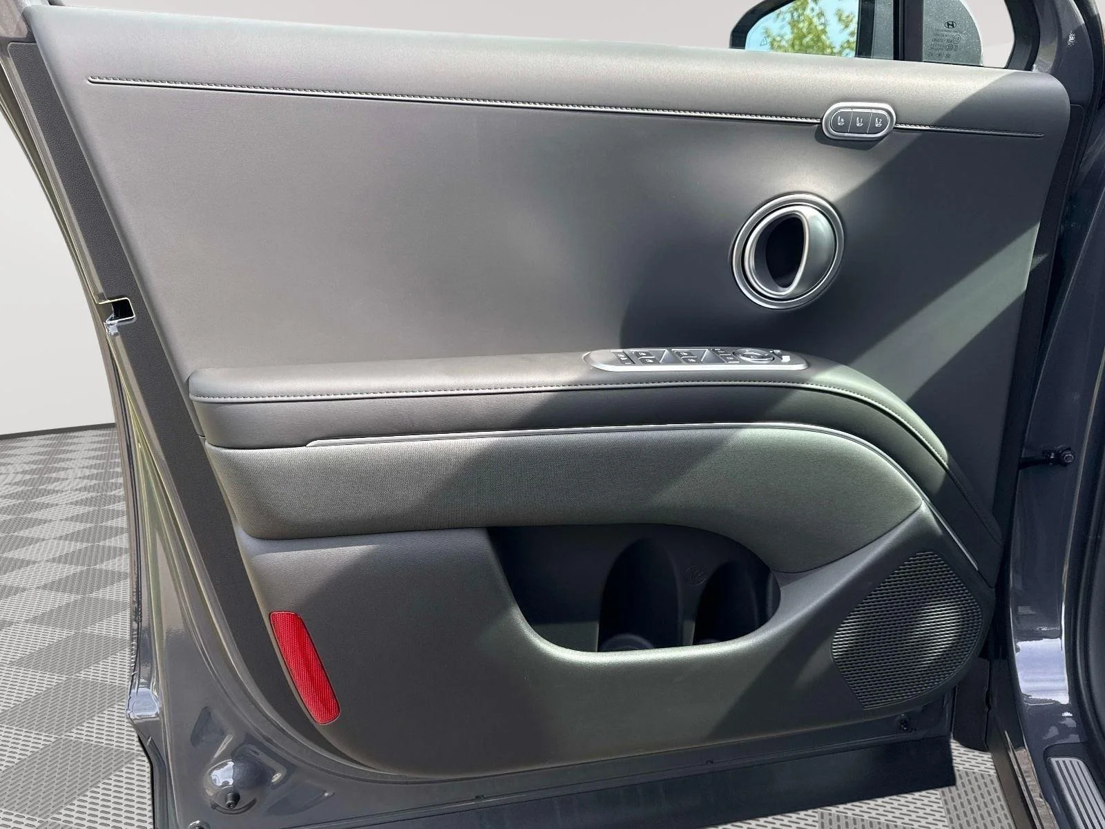 New 2026 Ecotronic Gray Pearl Hyundai Calligraphy image 17