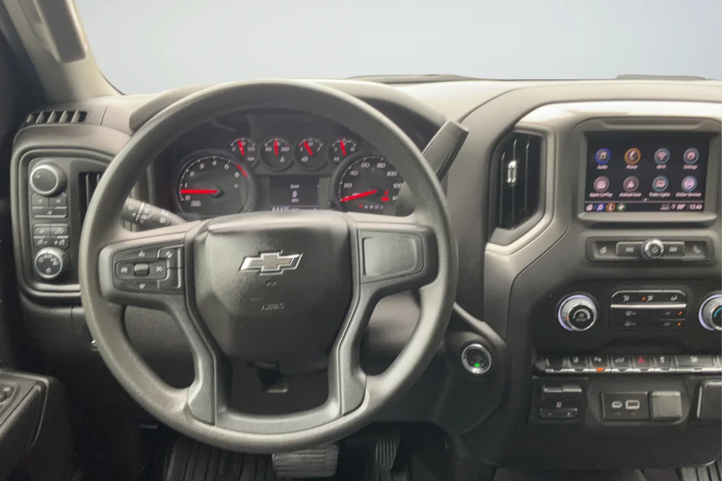 Used 2025 White Chevrolet Custom image 13