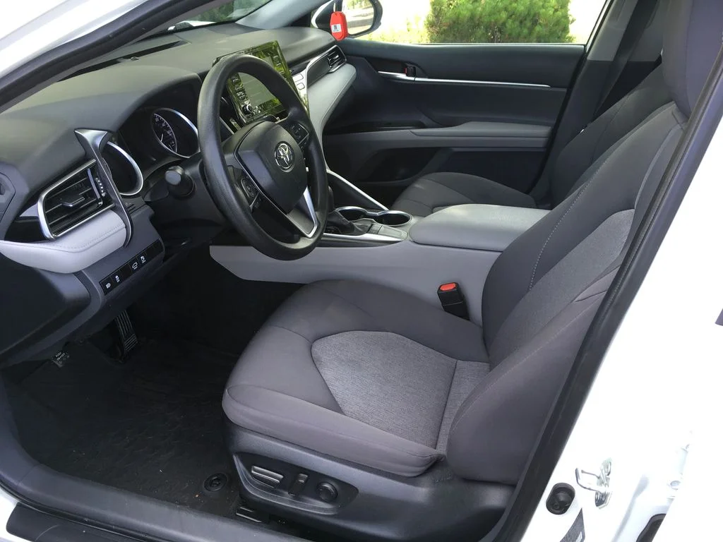 Used 2023 White Toyota LE image 20