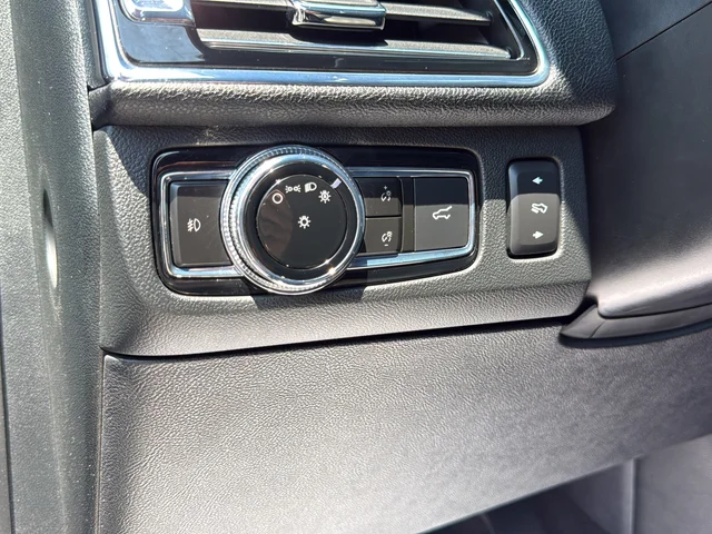 Used 2020 Black Lincoln Reserve image 27