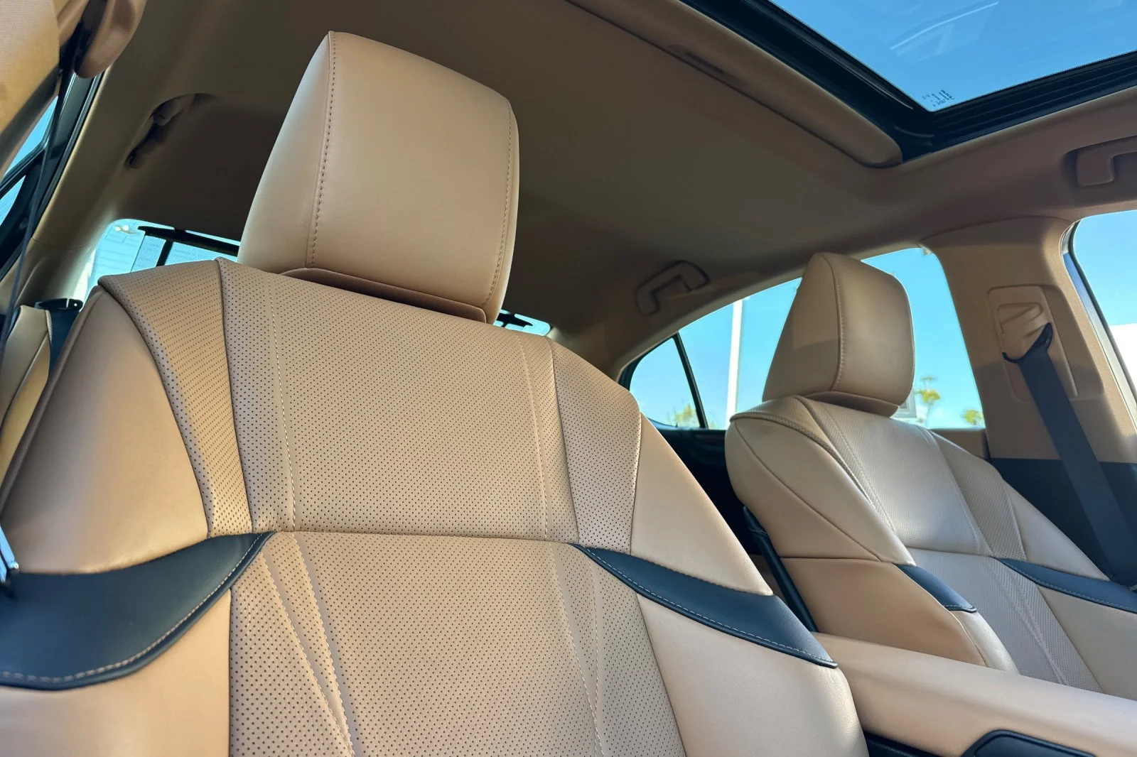 Certified Used 2025 White Pearl Lexus 300h Luxury image 13