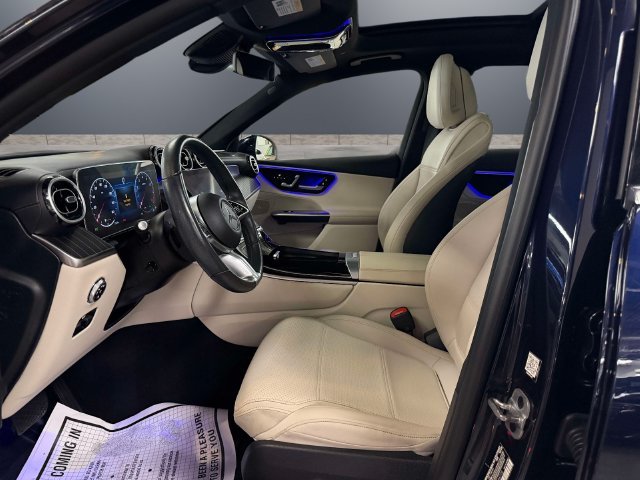 Used 2024 Blue Mercedes-Benz GLC 300 image 18