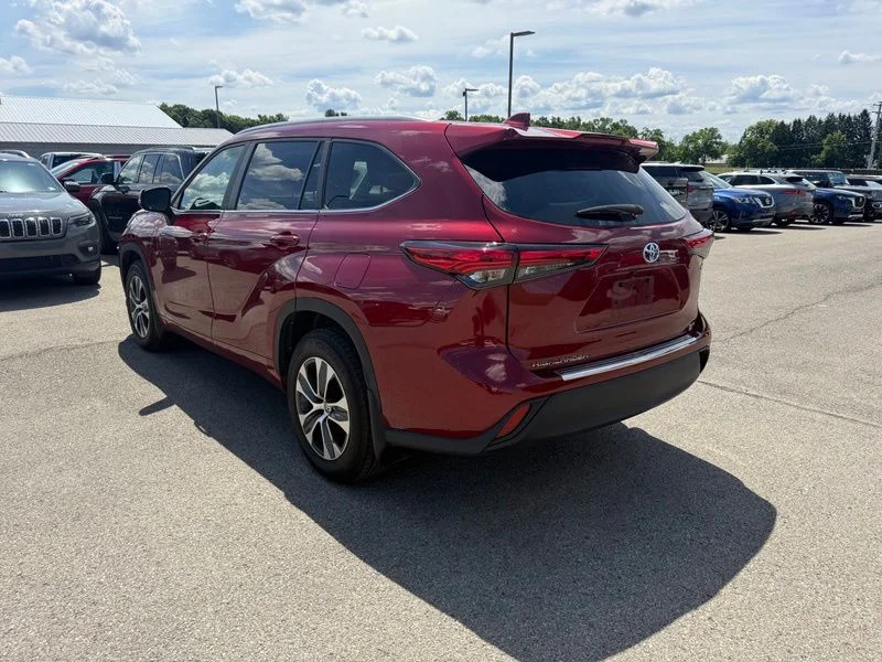 Used 2023 Red Toyota XLE image 8