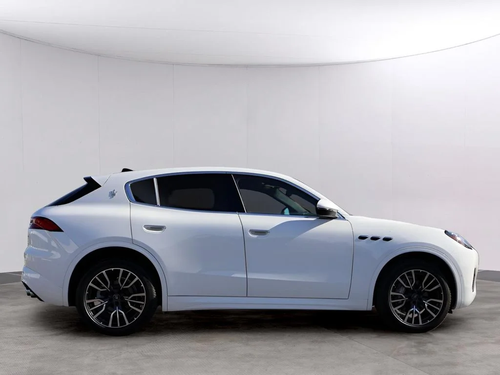 New 2025  Maserati Base image 4