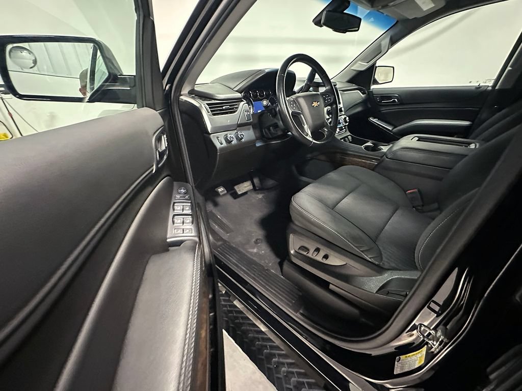 Used 2019 BLACK Chevrolet LS image 18