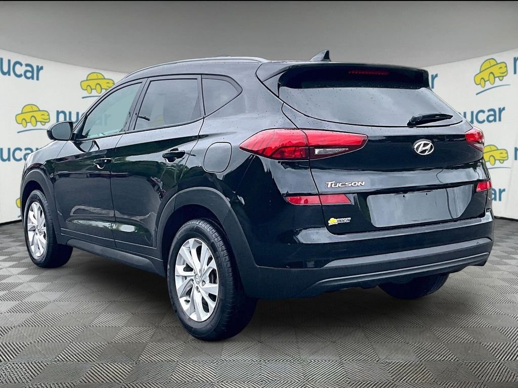 Used 2019 Black Hyundai Value image 4