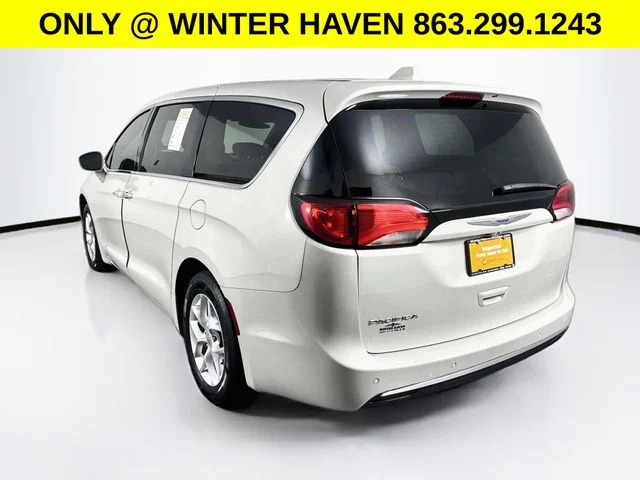 Used 2020 White Chrysler Touring image 5