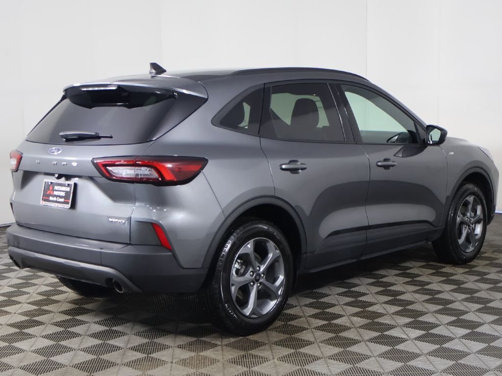 Used 2025 Gray Ford ST-Line image 9