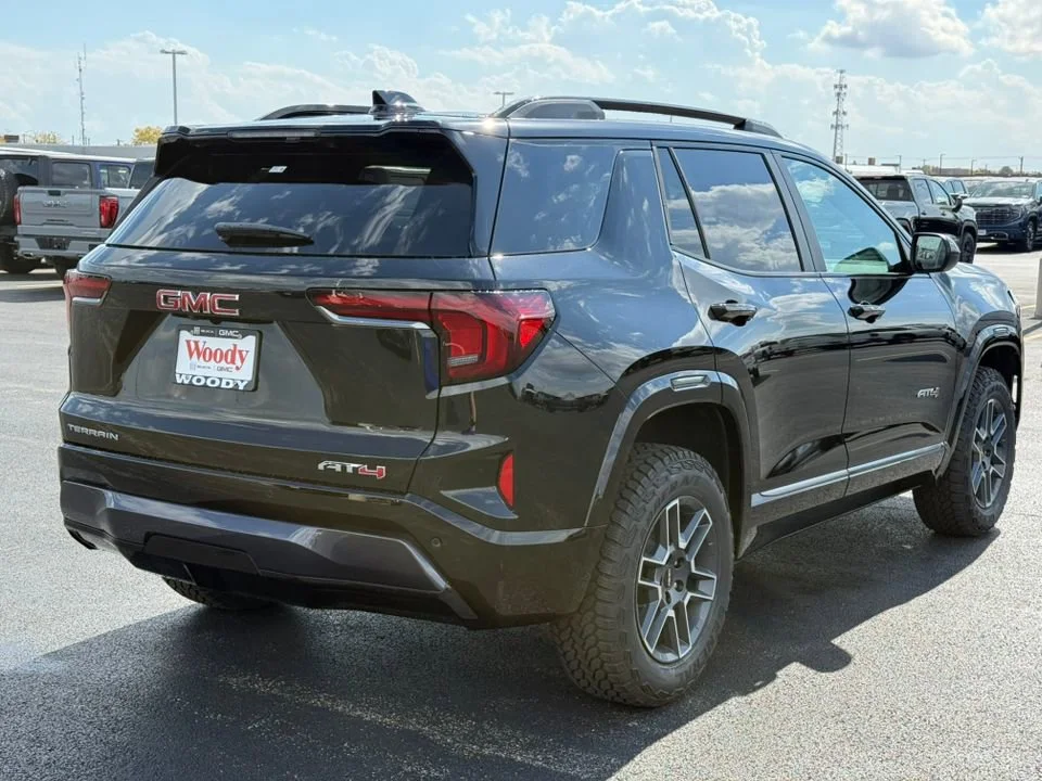 2026 GMC Terrain AT4 - Photo 10