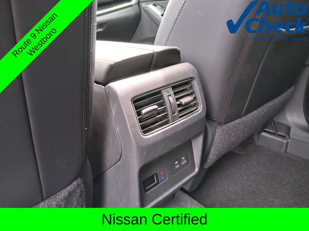 Used 2023 White Nissan SL image 29