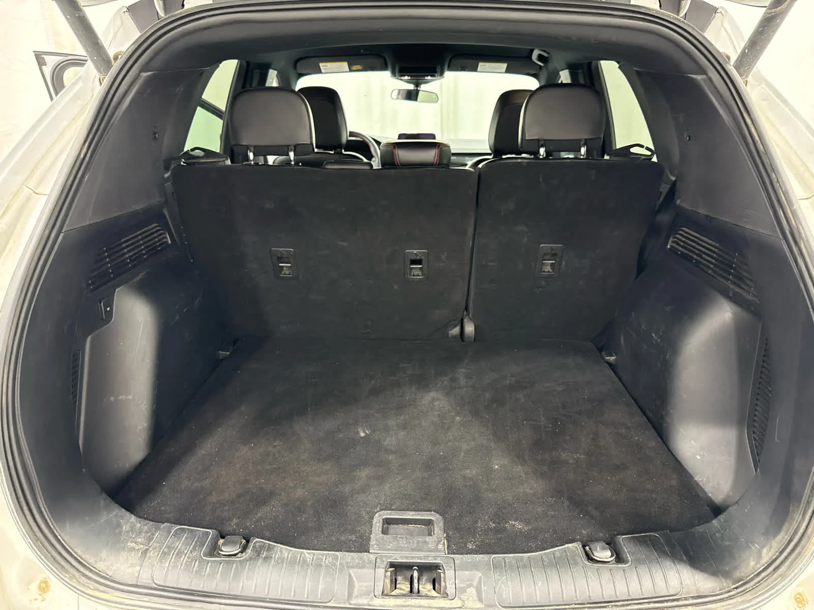 Used 2023 Whi/white Ford ST-Line image 13