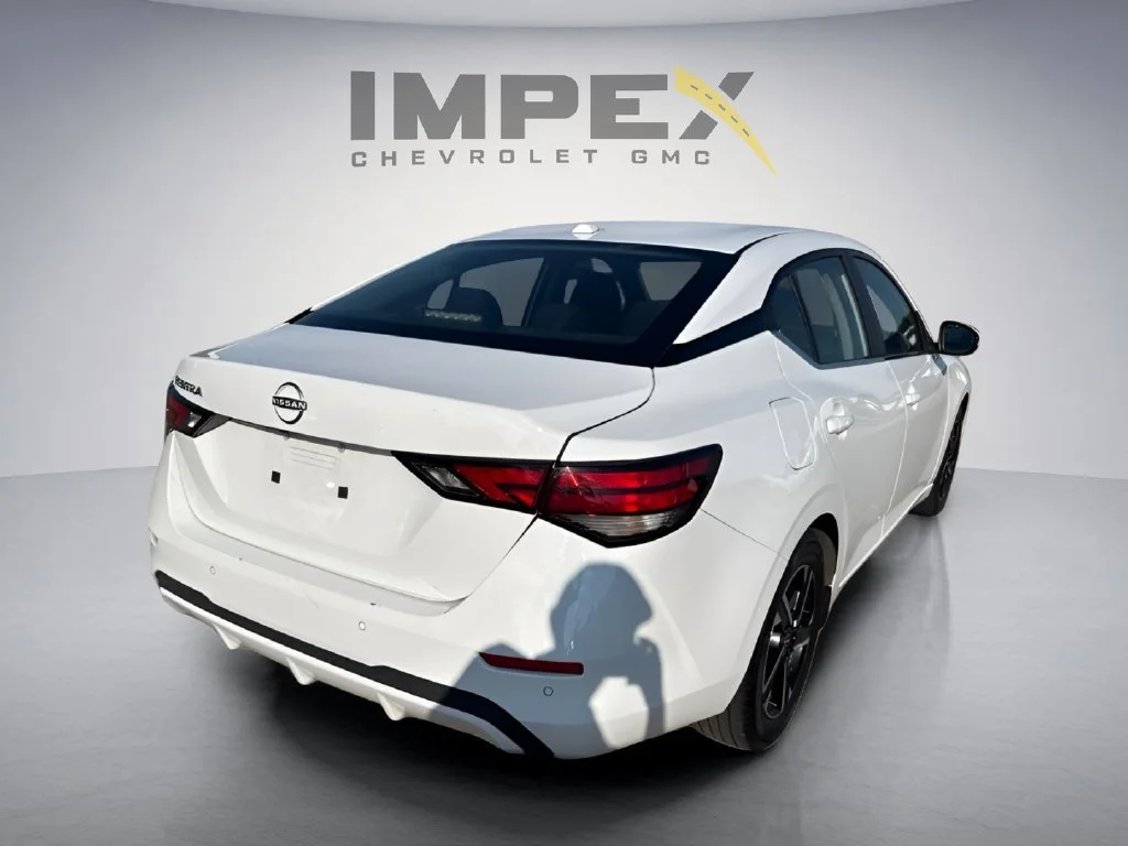 Used 2025 White Nissan SV image 5