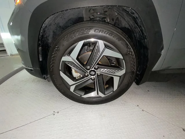 Used 2024 Gray Hyundai SEL image 10