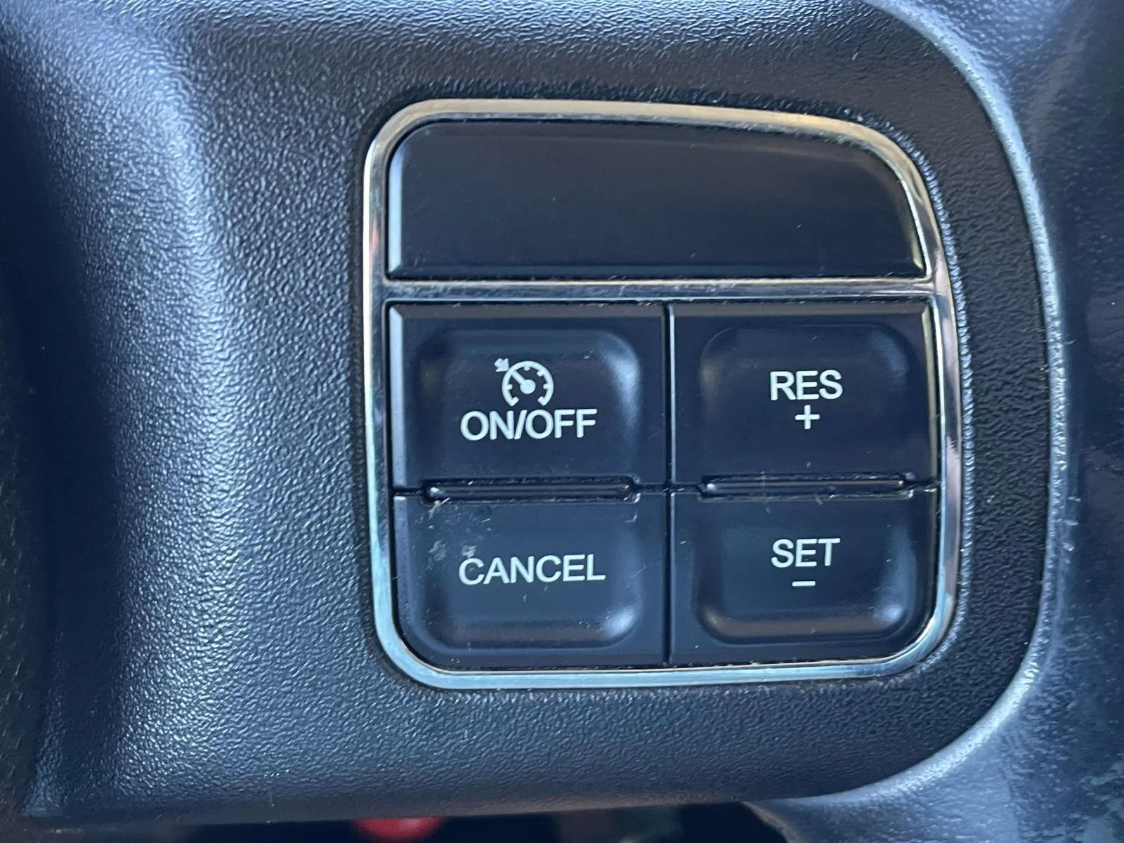 Used 2011 Green Jeep Sport image 25