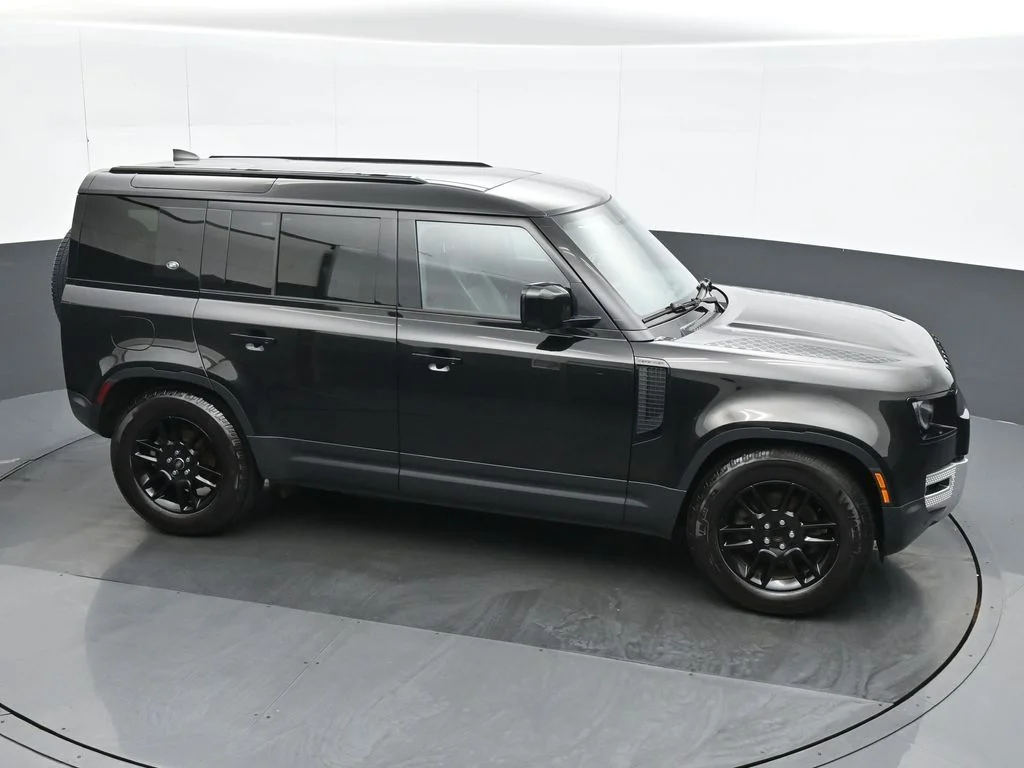 Used 2024 Black Land Rover S image 23