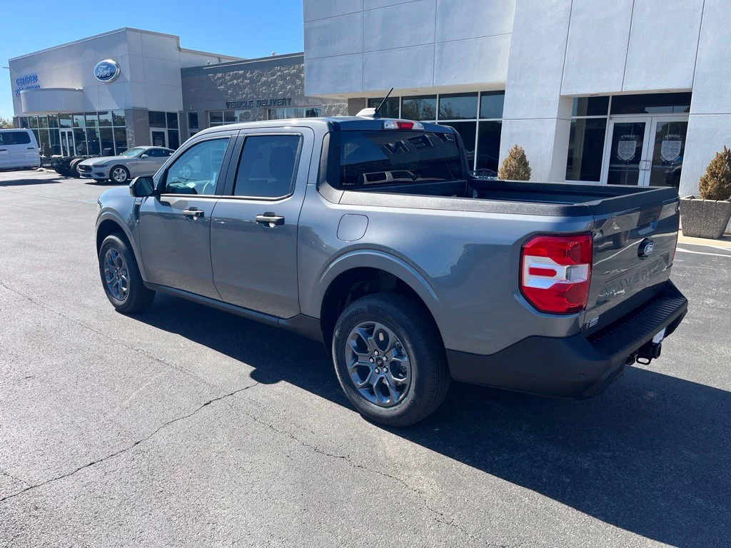 New 2026 Carbonized Gray Metallic Ford XLT image 3