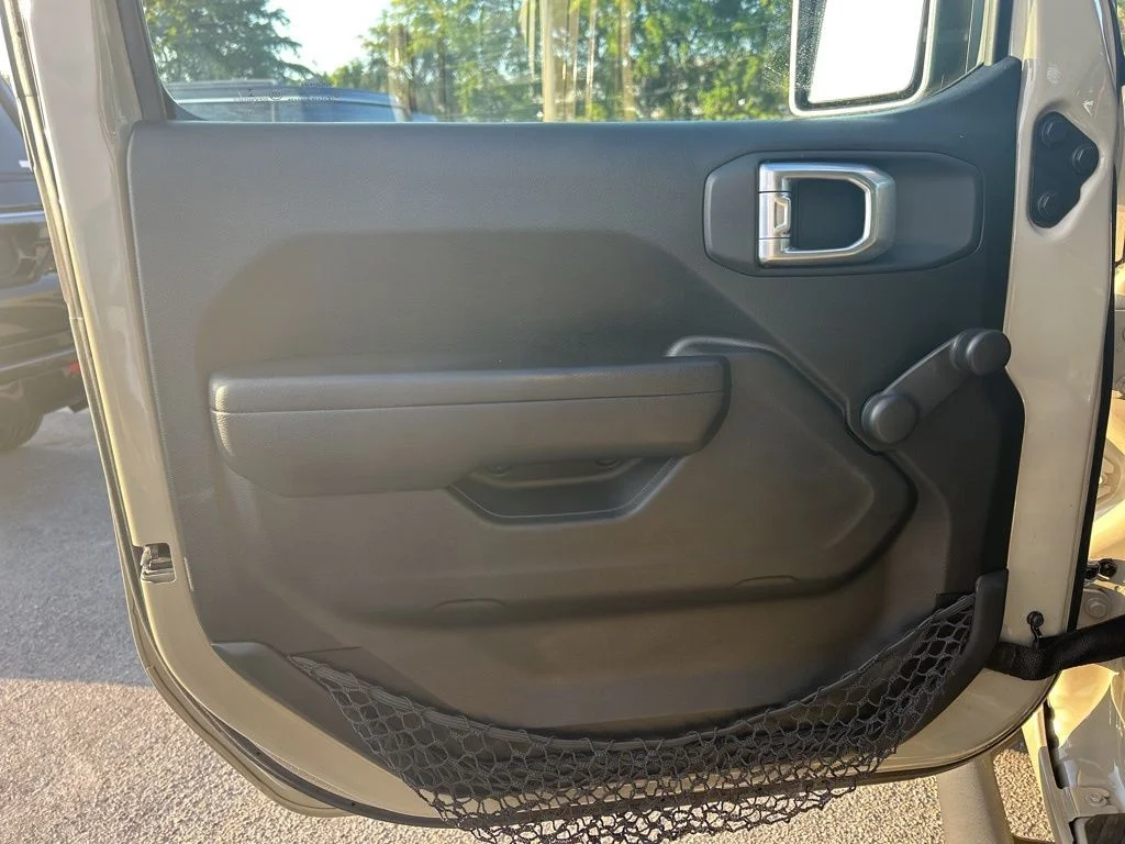Used 2020 Beige Jeep Sport image 32