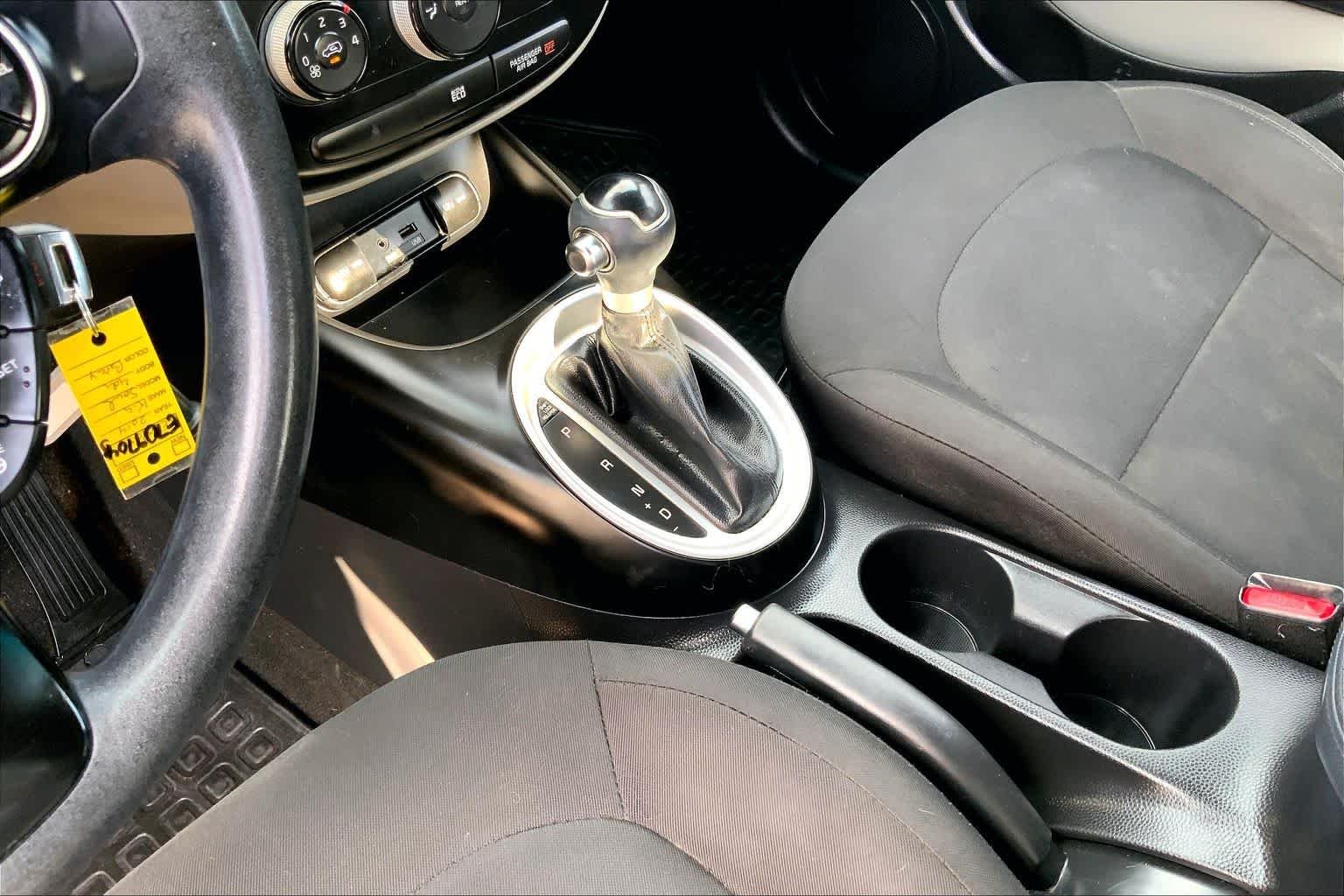 Used 2014 Titanium Gray Kia Base image 17