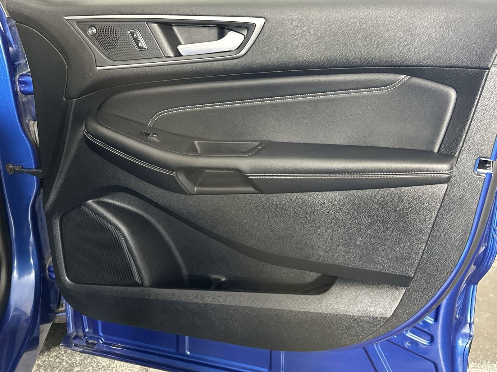 2024 Ford Edge Titanium - Photo 29