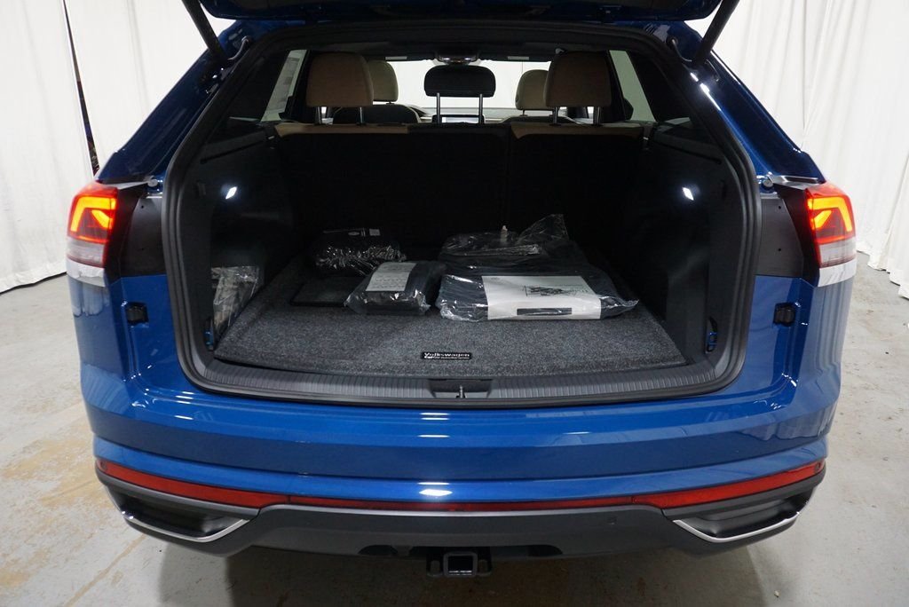 2025 Volkswagen Atlas Cross Sport SE w/Tech - Photo 31