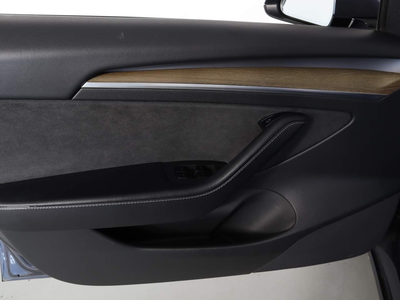 Used 2022 Blue Tesla Performance image 16